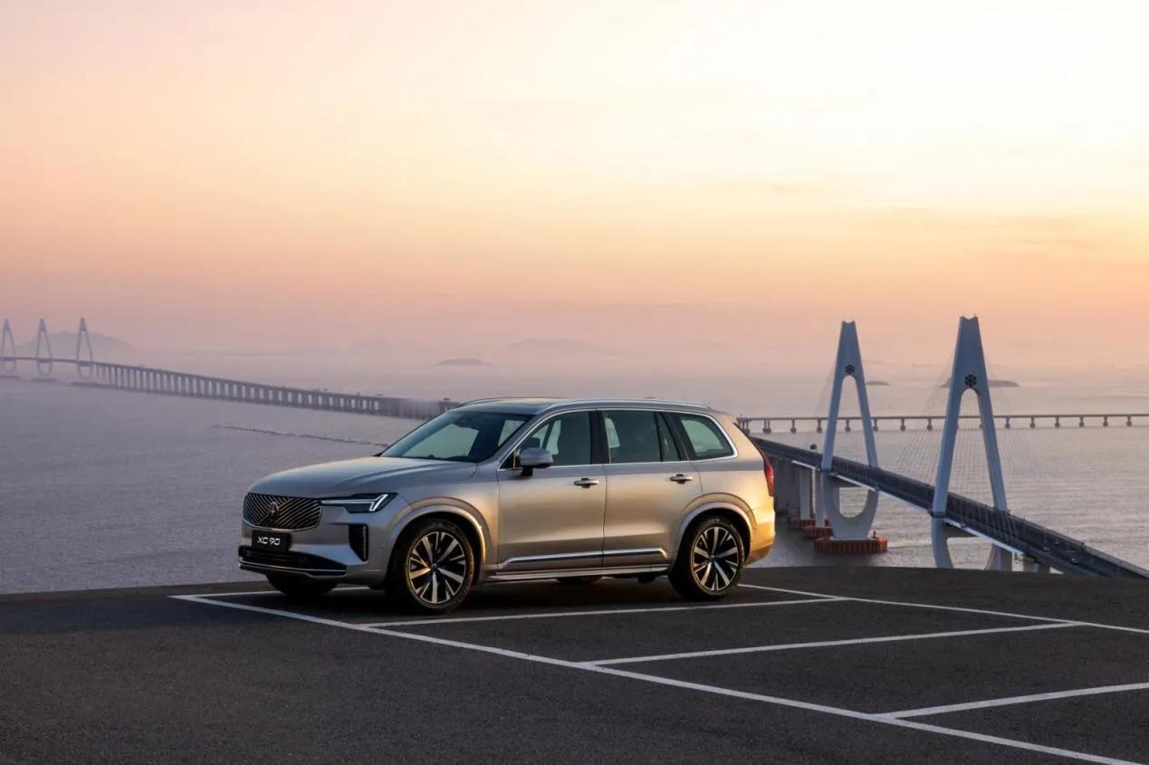 传统豪华与科技新贵之间的巅峰对决？全新XC90和问界M9怎么选？

随着消费升级