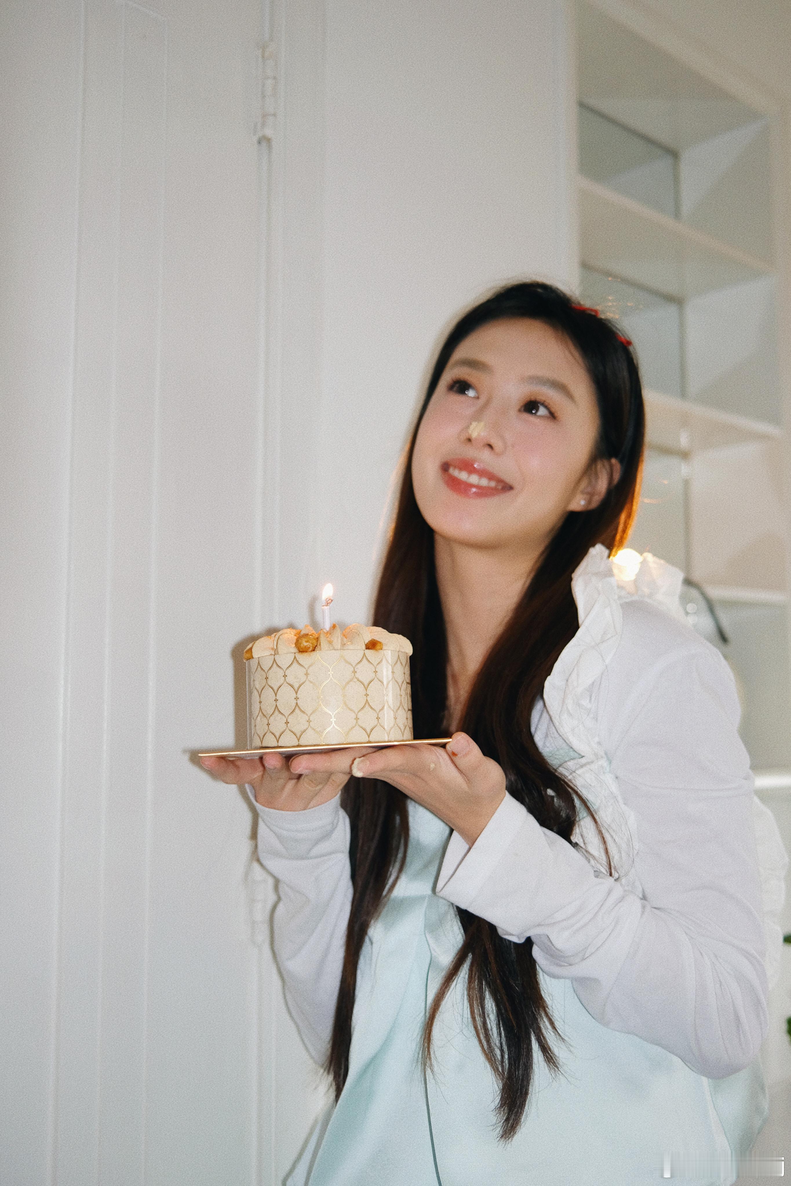 🎀有人过生日嘛🎀🎂没有的话 我过了哈🎂哈哈哈哈哈哈哈哈哈#生日快乐# ​