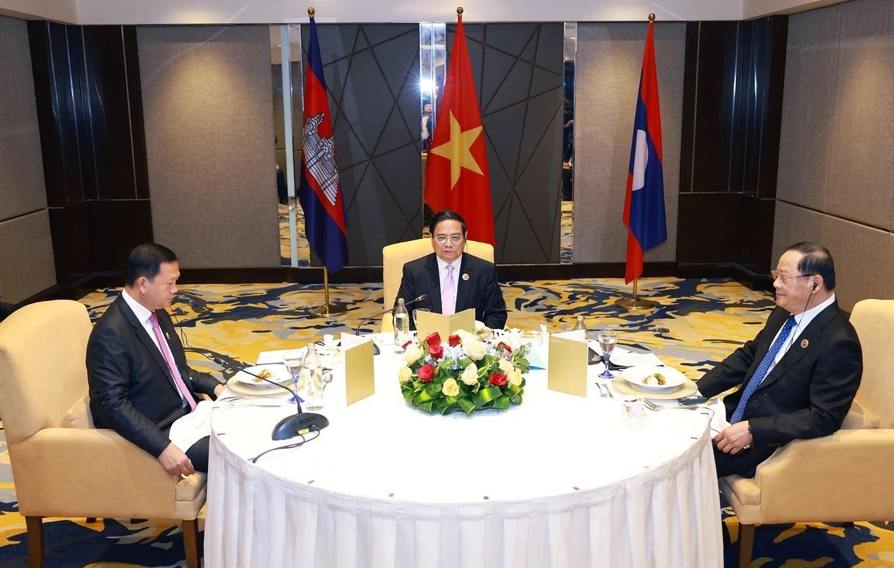 不应该啊！范明政、洪玛奈和西潘敦会谈还需要戴翻译机

越南、柬埔寨和老挝有个工作