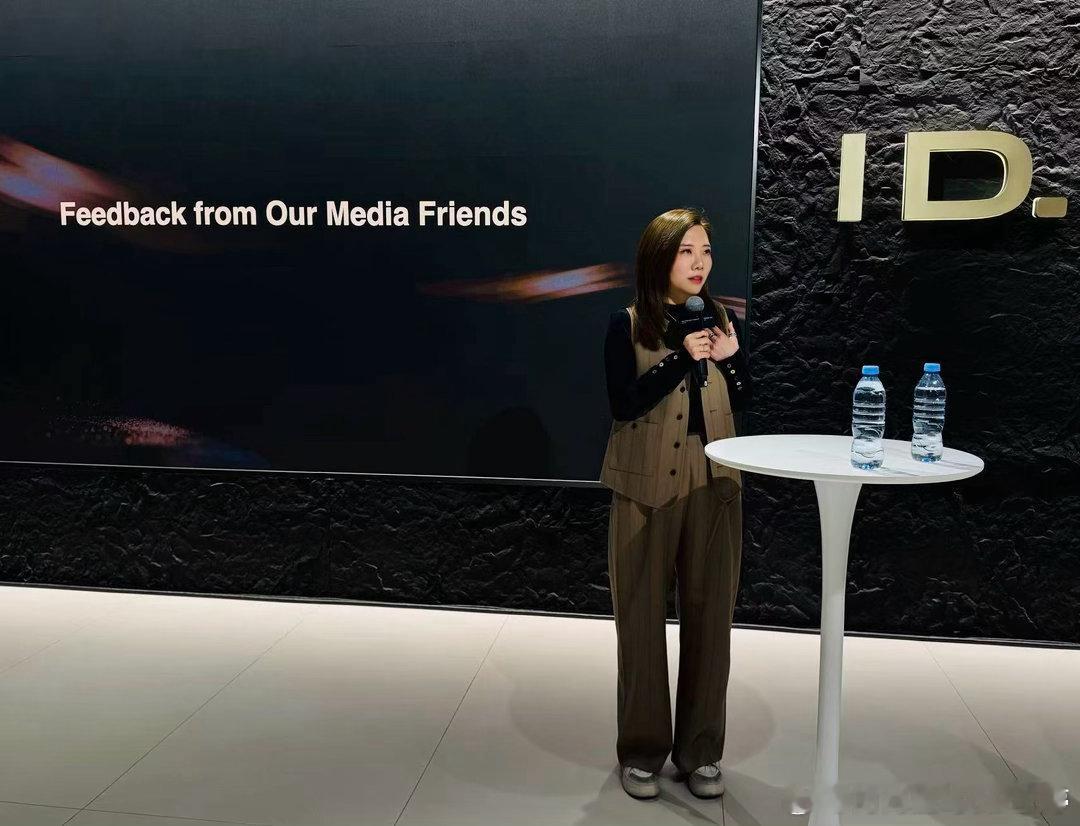 今天两张工作照，感谢and我与汽车的日常婷日常