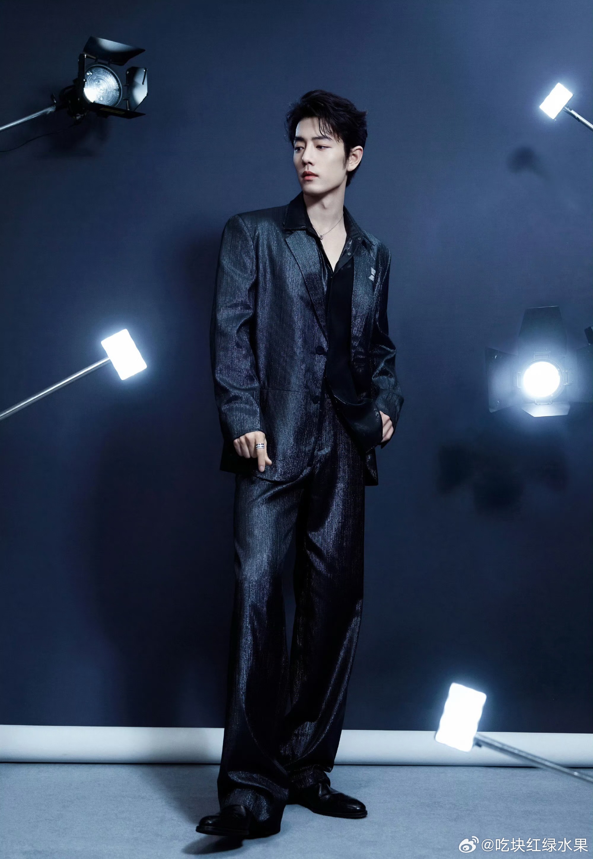 我去 肖战身上这套高定居然是全球首穿 这个牌面是不是直接拉满了电视剧品质盛典