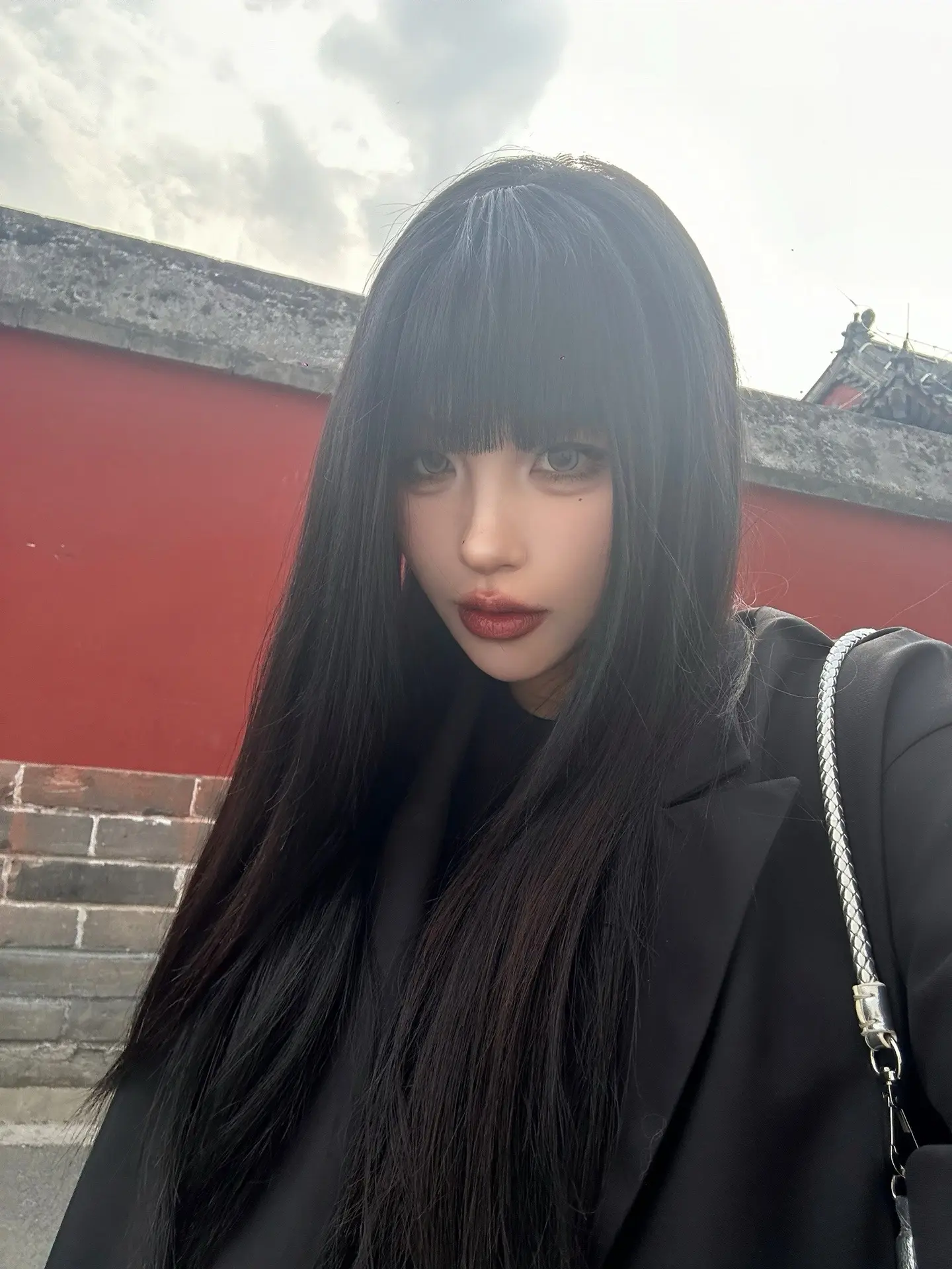 红墙配中女💯。