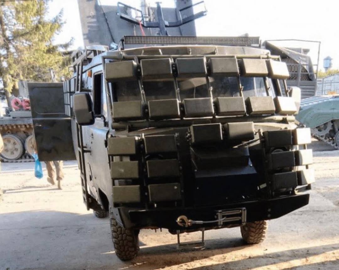 车辆安装了“接触-1”爆炸反应装甲，做为一种反无人机措施图片来源：Militar