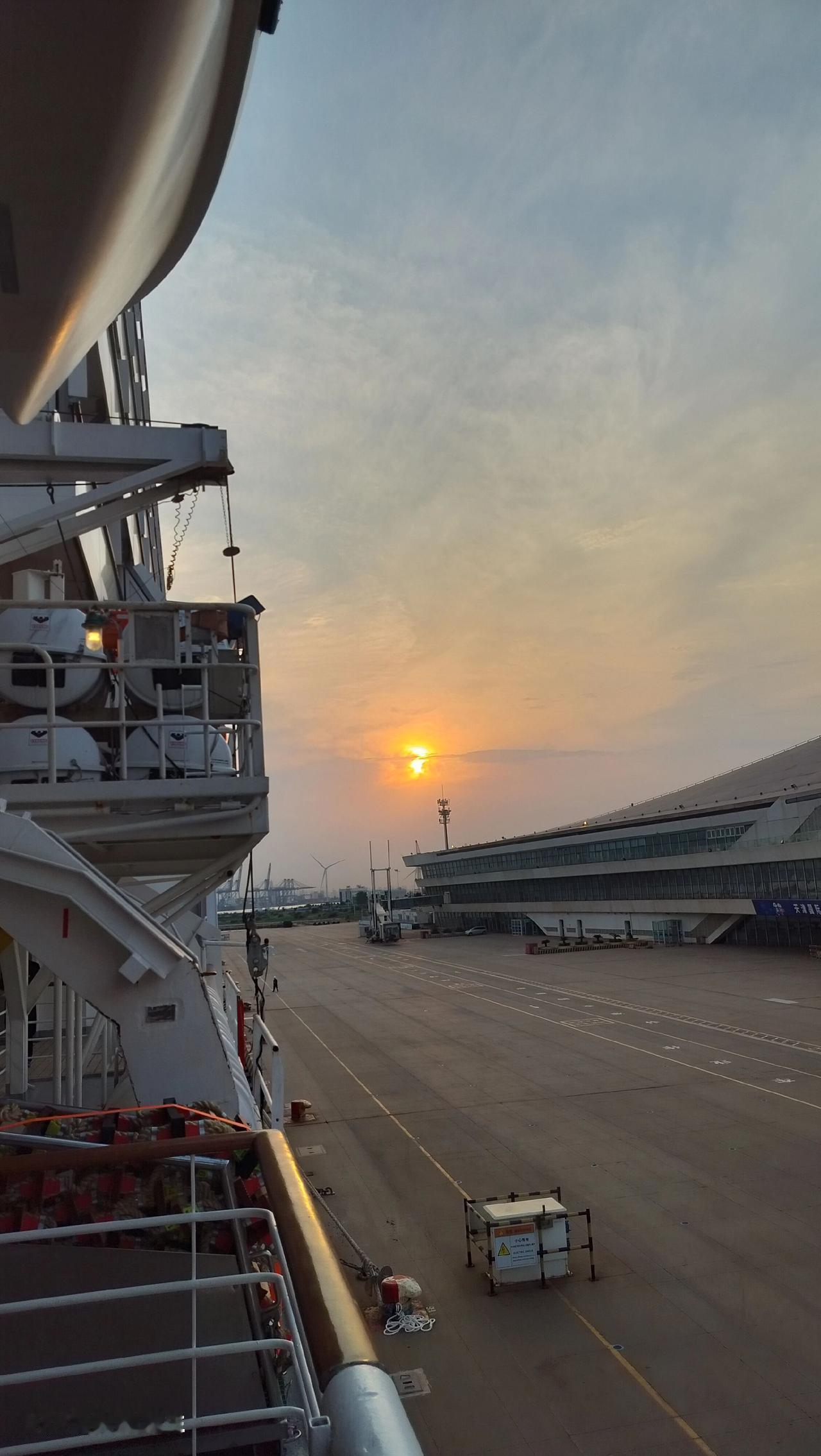 手机摄影，爱达地中海号邮轮巨轮之旅 爱达地中海号邮轮 生态摄影