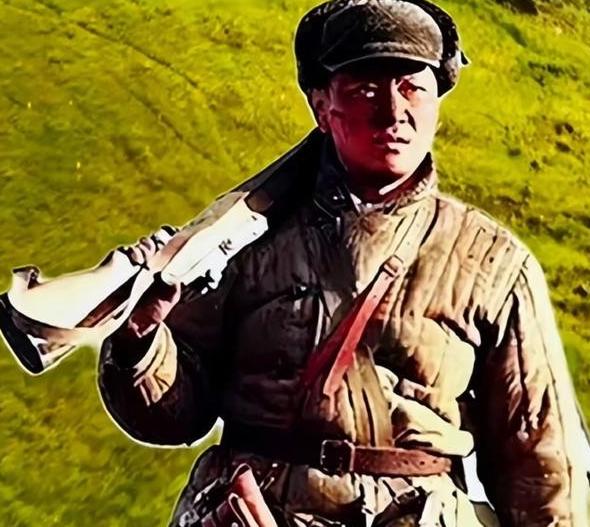 1951年朝鲜战场，17岁志愿军小兵被俘，可就在赶路途中，怪事发生了，这个不起眼