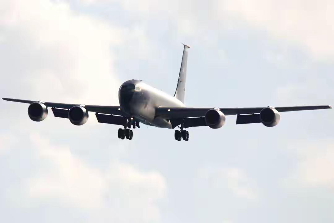 据媒体消息，美军一架加油机在伊拉克西部安巴尔省图赖拜勒，距离伊朗边境大约480公