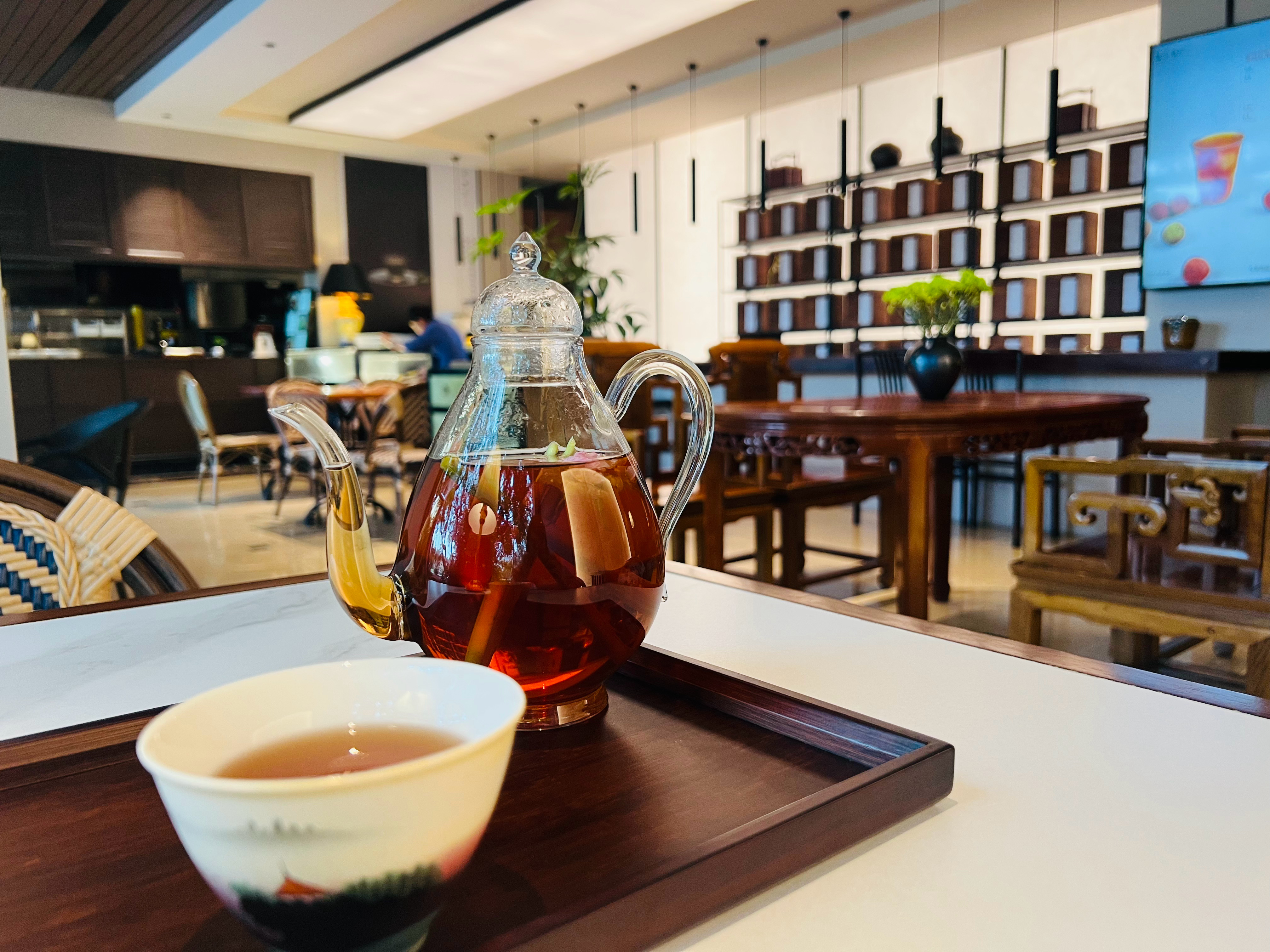 🍵游牧式办公，辗转成都各家茶坊与咖啡厅，是我最喜欢的工作方式。☁️｜丙午·乙未