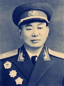 原广东省军区政委：方国安将军