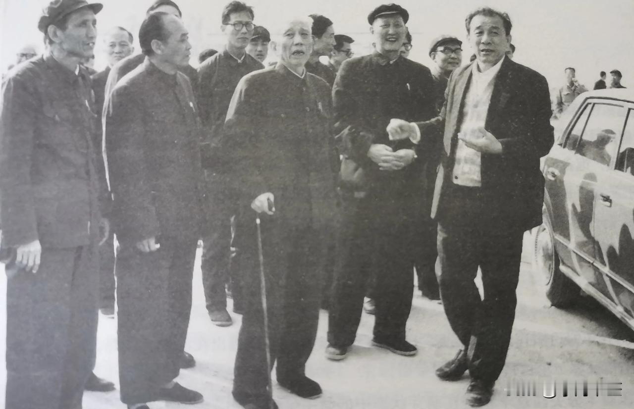 1989年深秋，长沙城沉浸在一片庄重而肃穆的氛围之中，为缅怀已故的杰出将领陶峙岳