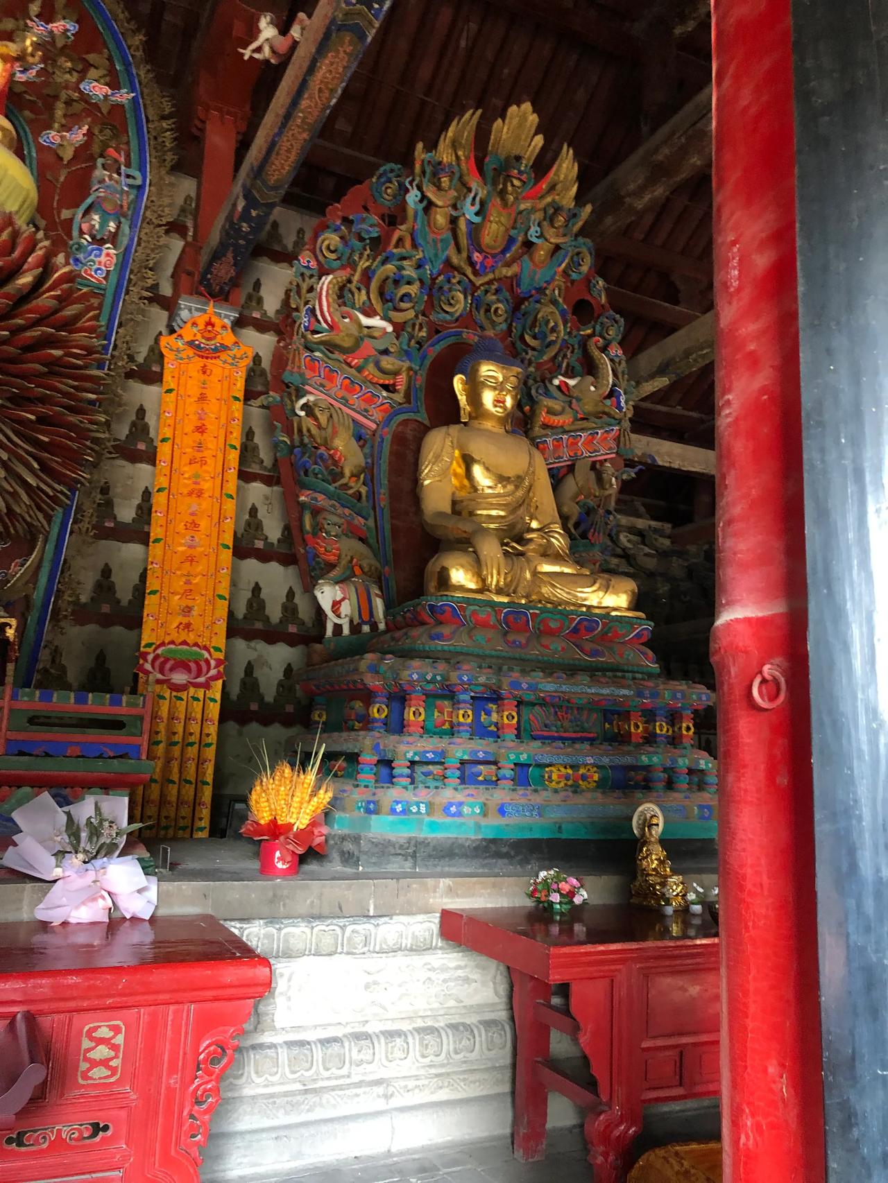 旅游是一件很快乐的事情
出发的时候
满怀希望
憧憬着路途和景点的美好
游山玩水之