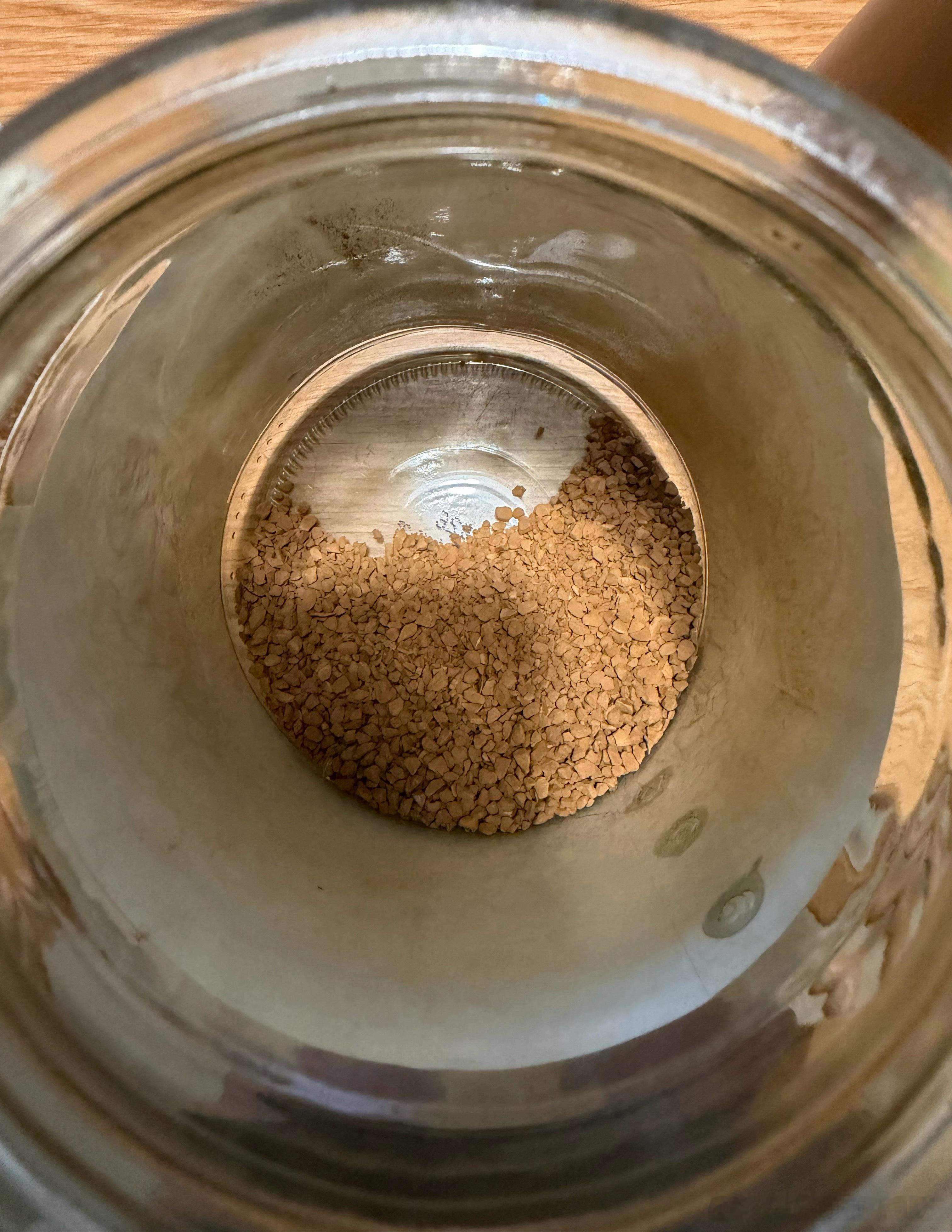 摩可纳见底了，兑奶喝还挺快的