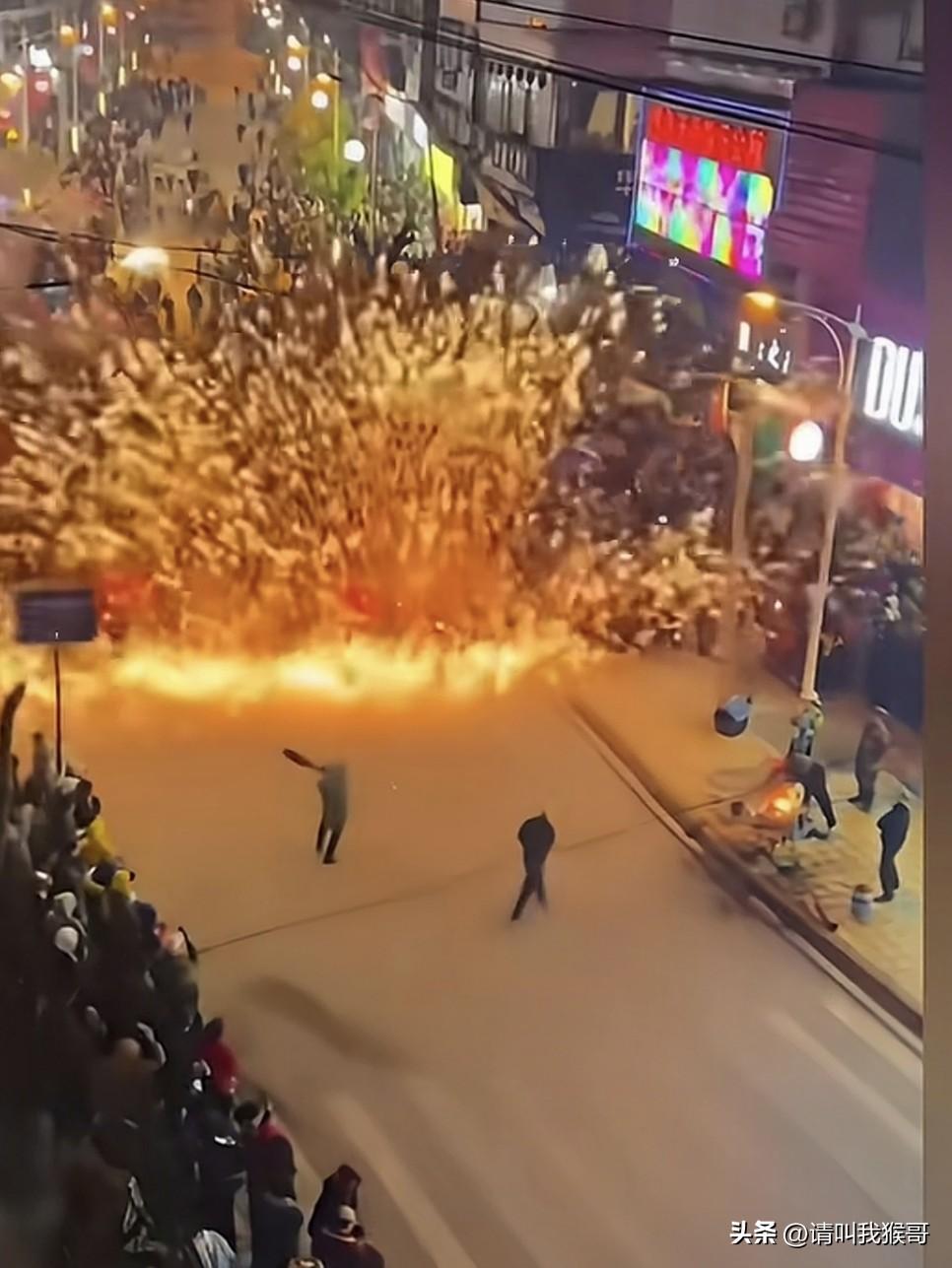 一次难忘的“打铁花”表演……