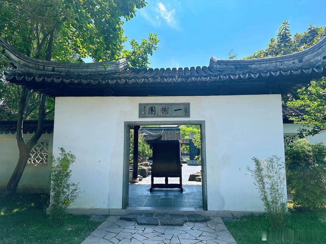 早安       睡得不太踏实，感觉和天气变化有很大关系……        