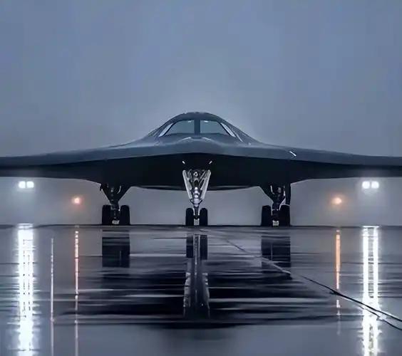 当天空中划过一抹耀眼的银光，你是否知道，这不仅仅是一架飞机，更是一段传奇的起点—