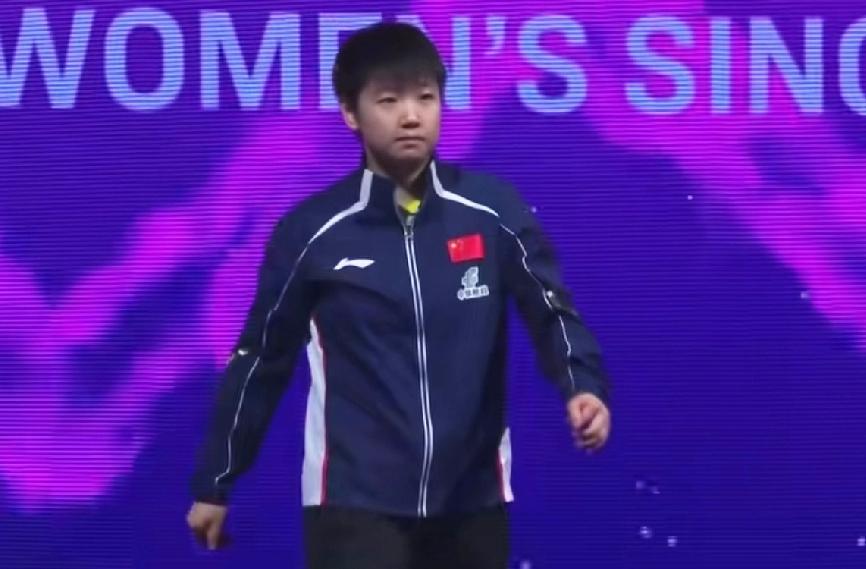 有莎莎的比赛就是不一样，
现场简直燃爆了。
开场的DJ太会整活了，
全场响起Ki