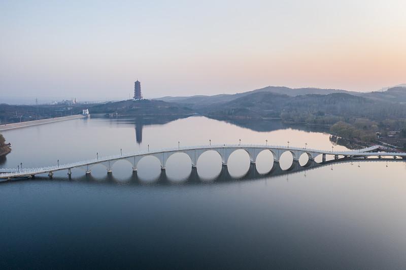 招远2025年财政表现出色！

2025年，烟台招远全市一般公共预算收入为54.