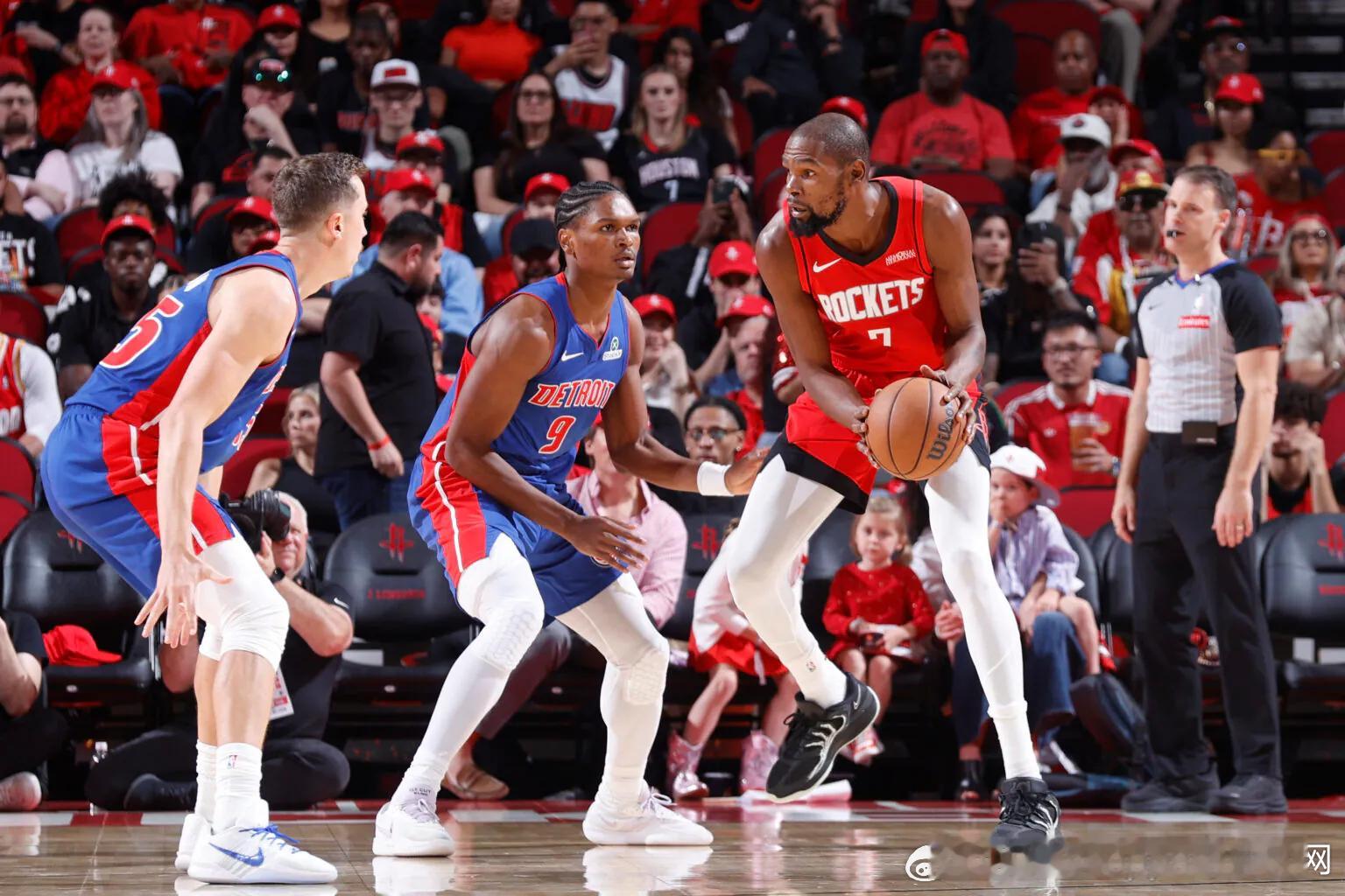 ［翻译｜官方科普］什么是 Gravity（进攻引力）？——NBA 如何量化“你还