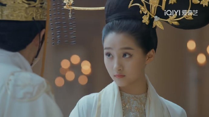 关晓彤什么时候进组古偶 速速把古偶安排上行不行！这张脸往那一站就是世家贵女既视感