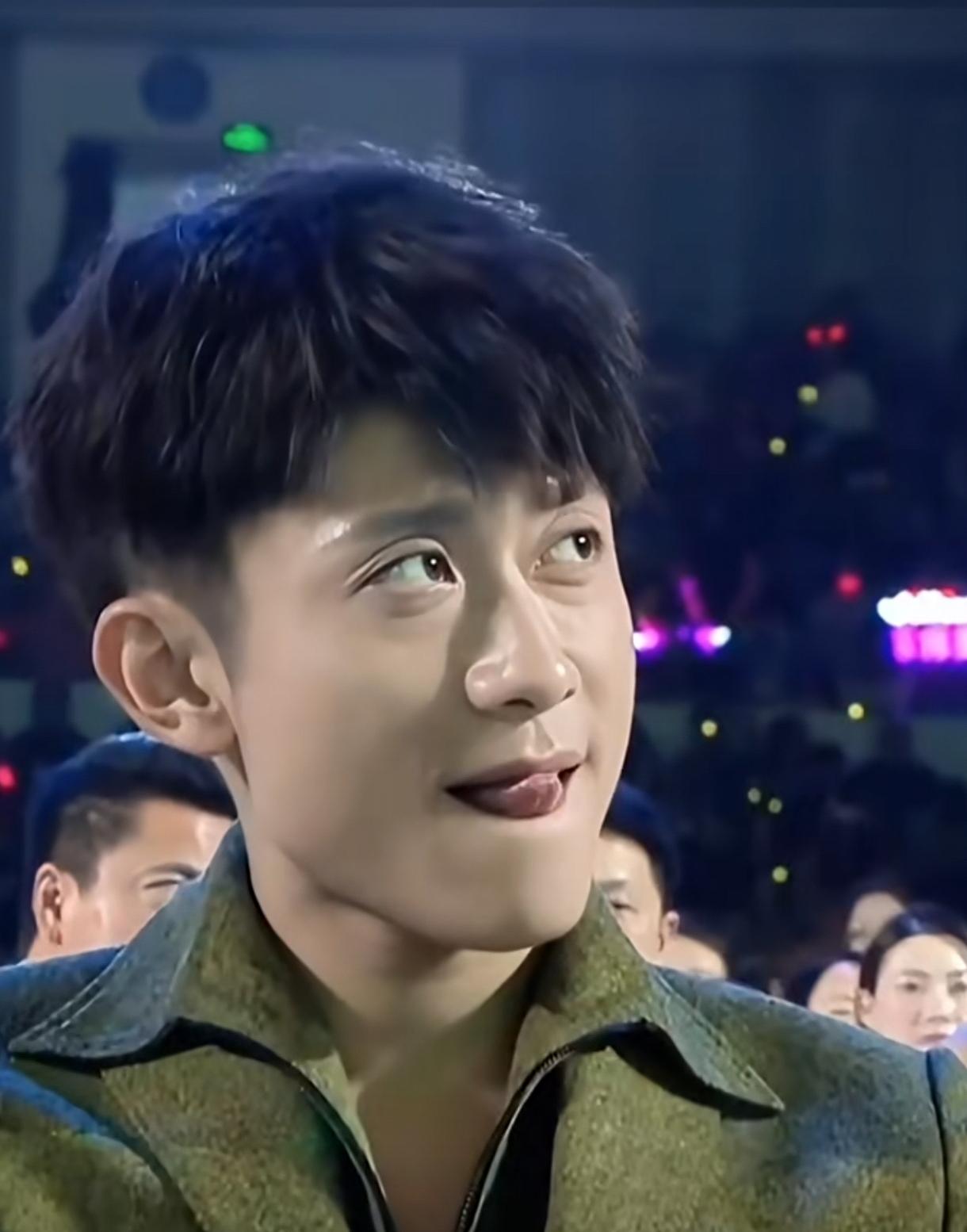 还记得《家有儿女》里那个古灵精怪的刘星吗？一转眼，张一山已经33岁了。

23岁