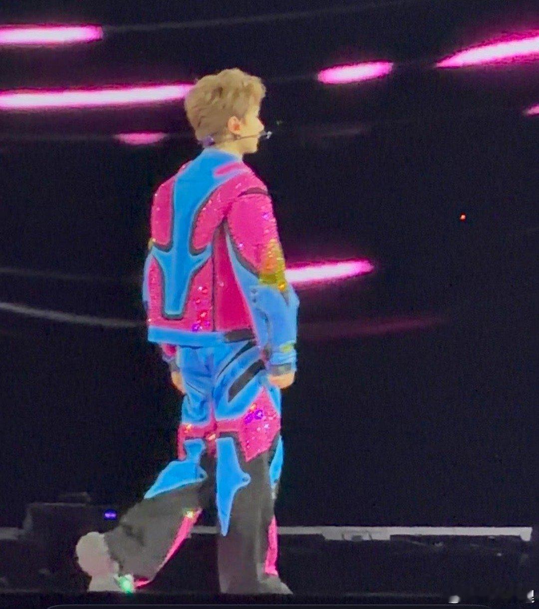 汪苏泷这个抢票咒语我真需要特意翻出汪苏泷的歌单循环，边听边刷页面，嘴里碎碎念“泷