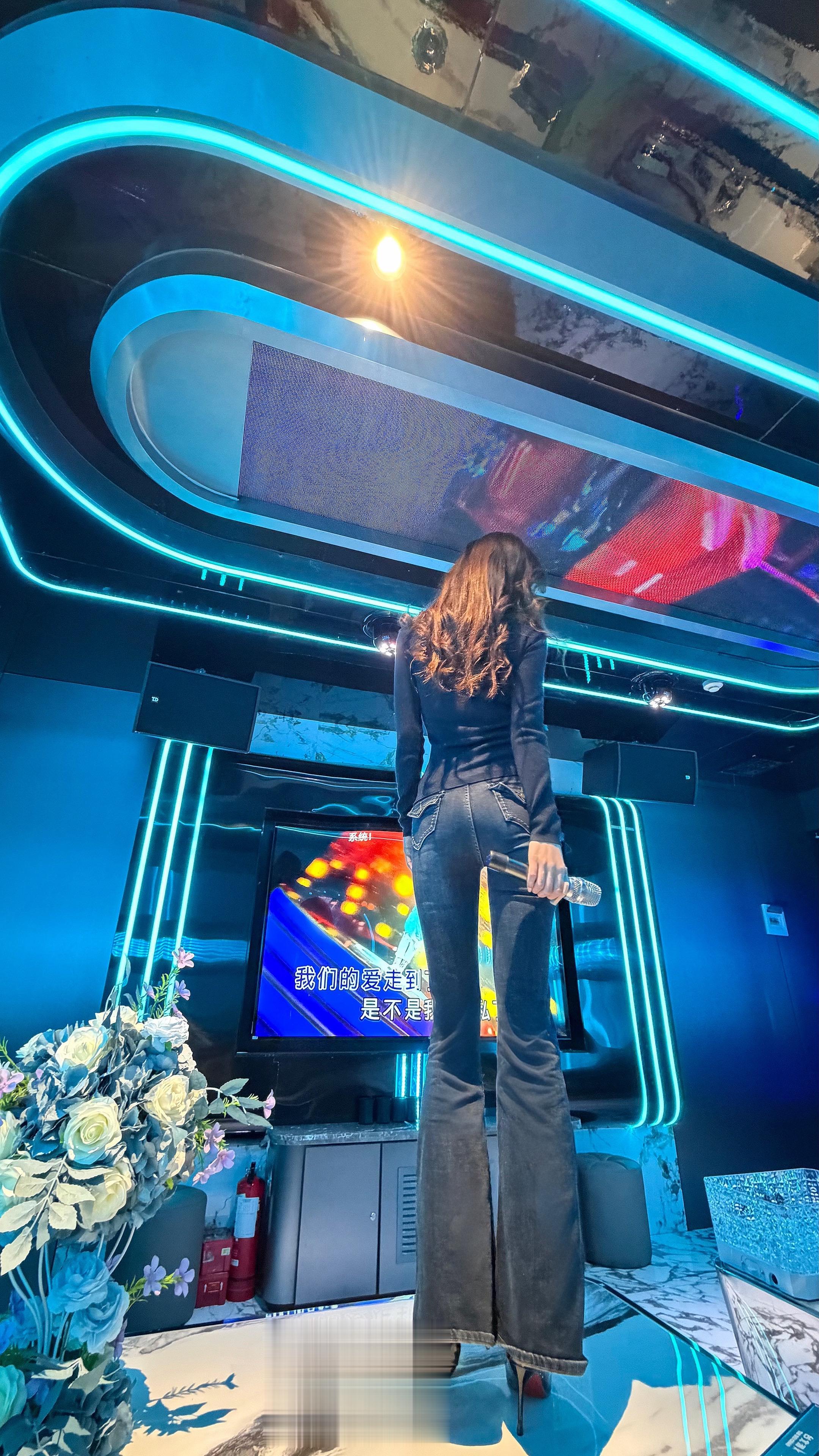 没水的地方是沙漠，没姐的地方是寂寞.