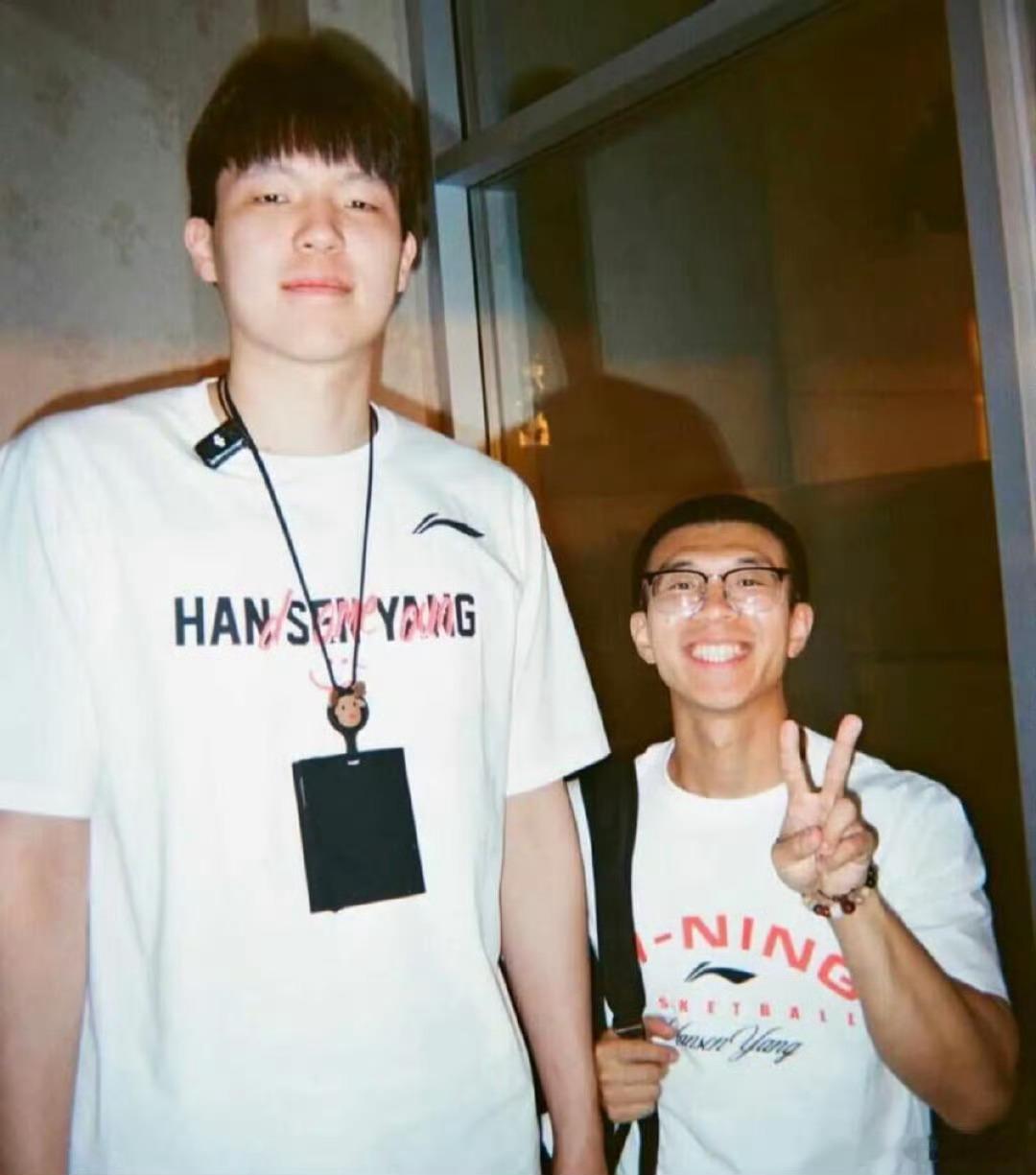 开拓者不再聘请杨瀚森的专职翻译1. 老板很扣 2. 对小杨其实也是好事 3. 祝