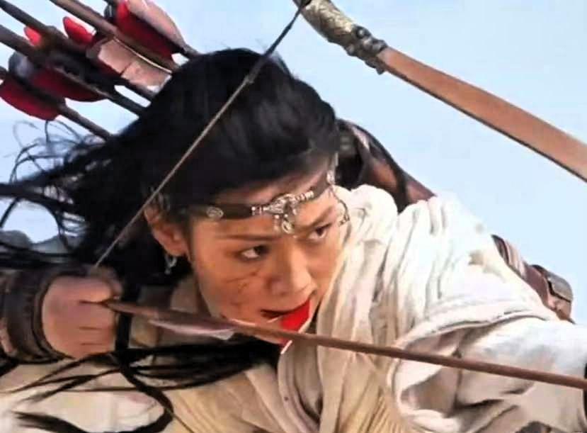 吴京还真是会换角
把女主换成陈丽君
片酬低也就罢了，关键是只给她11天

要完成