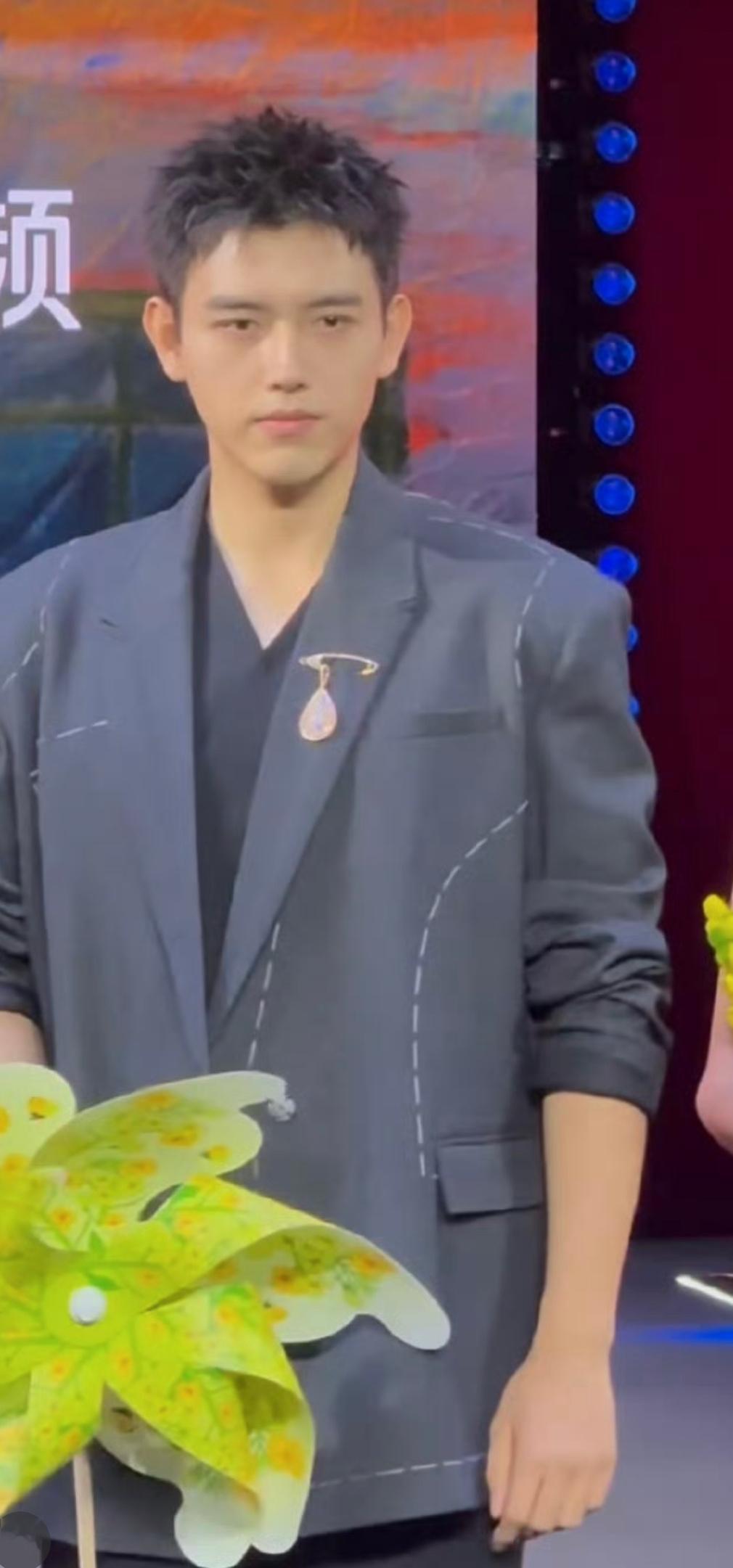 陈飞宇怎么胖成这样了？？？？？？ ​​​