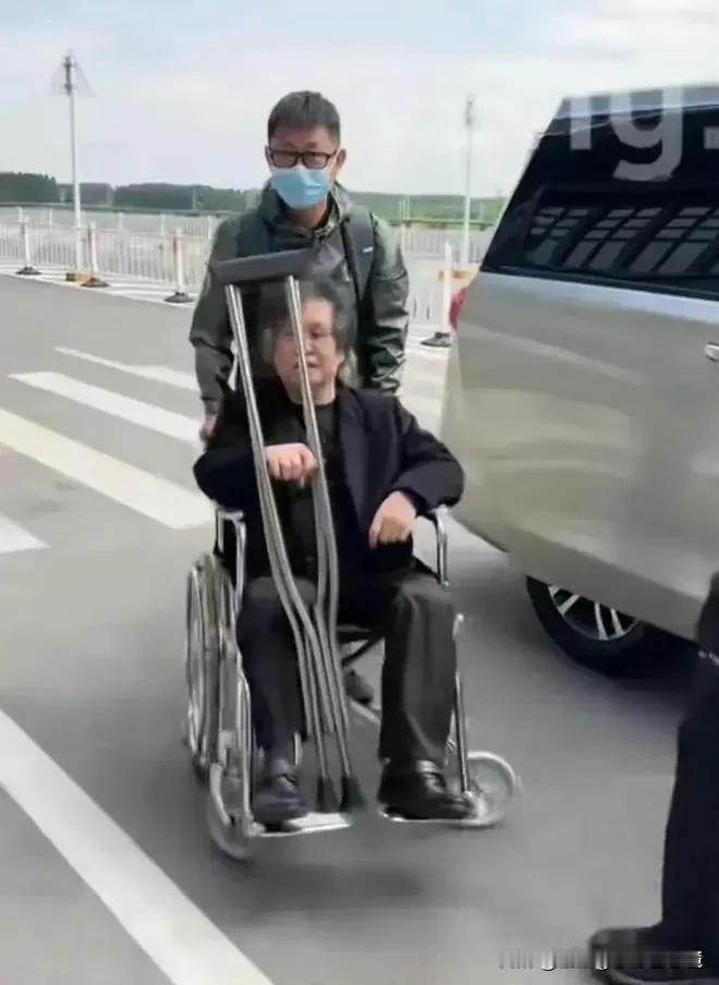 郑智化机场发声上热搜！网友：不是名人，连生气的资格都没有？

昨晚看到郑智化在深