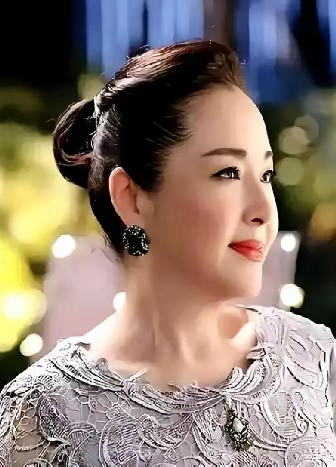 巅峰下嫁却成三房！

   恬妞的婚姻教训，

   戳醒无数清醒女人
 
  
