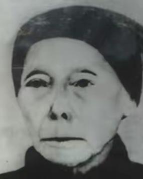 1933年，毛主席躲进一农妇家，谁料，敌人搜查时，农妇却说：“你们要找的人就是他