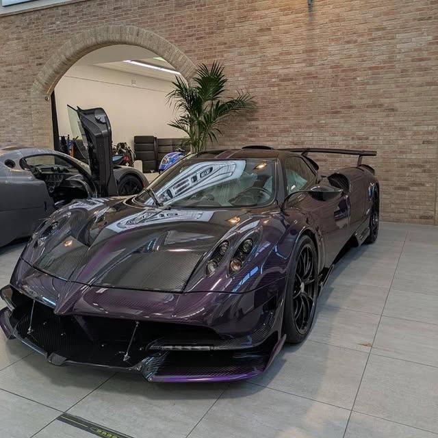 美国🇺🇸健身网红安德鲁泰特最新升级一台Pagani Huayra ...