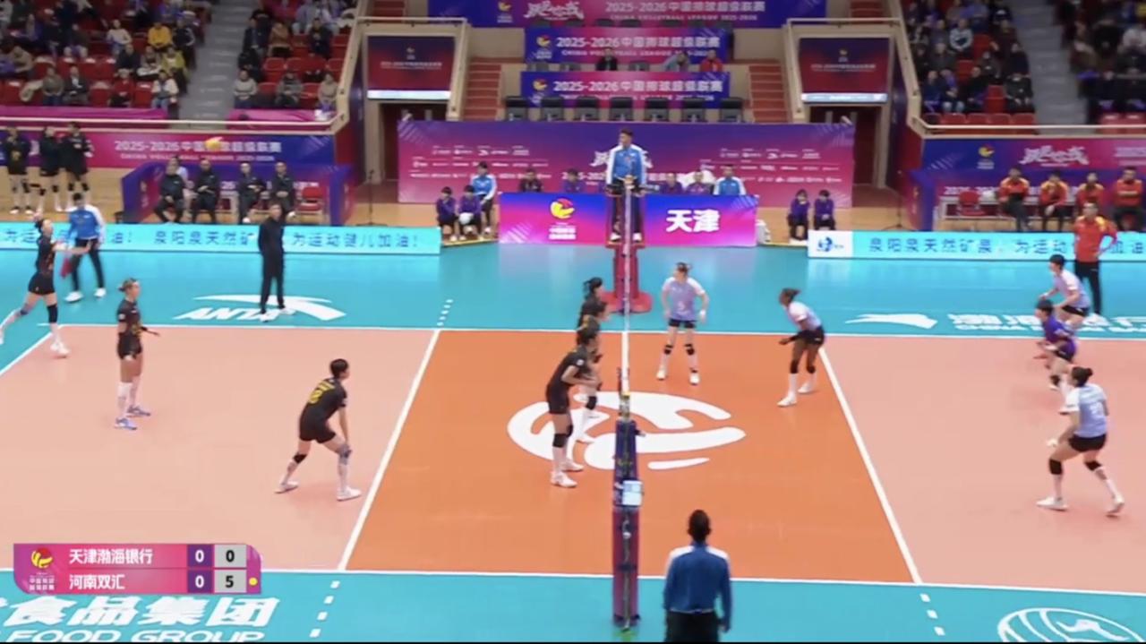 谁能想到河南女排首局5-0领先天津！这比赛大有看头，难不成今天要赢天津？！一起拭