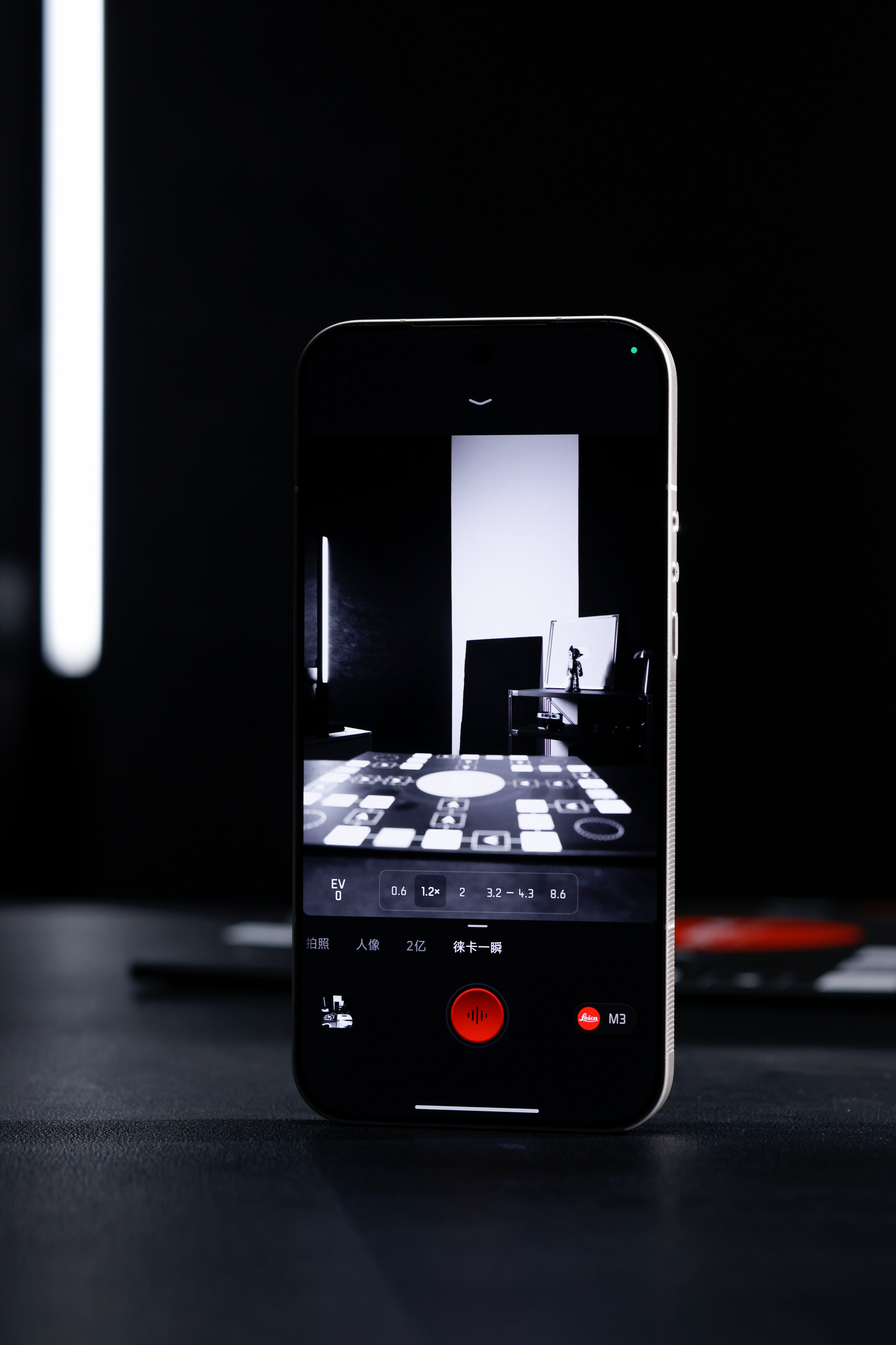 小米17Ultra徕卡版黑银色首发评测 拿到了前两天在 MWC 上发布的小米17