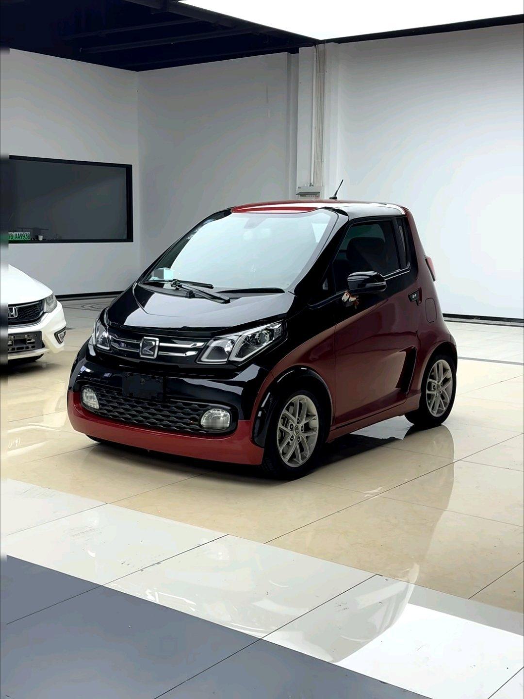 两门两座代步车还有需求吗  售价1.68万，众泰 E200，续航 305，18 
