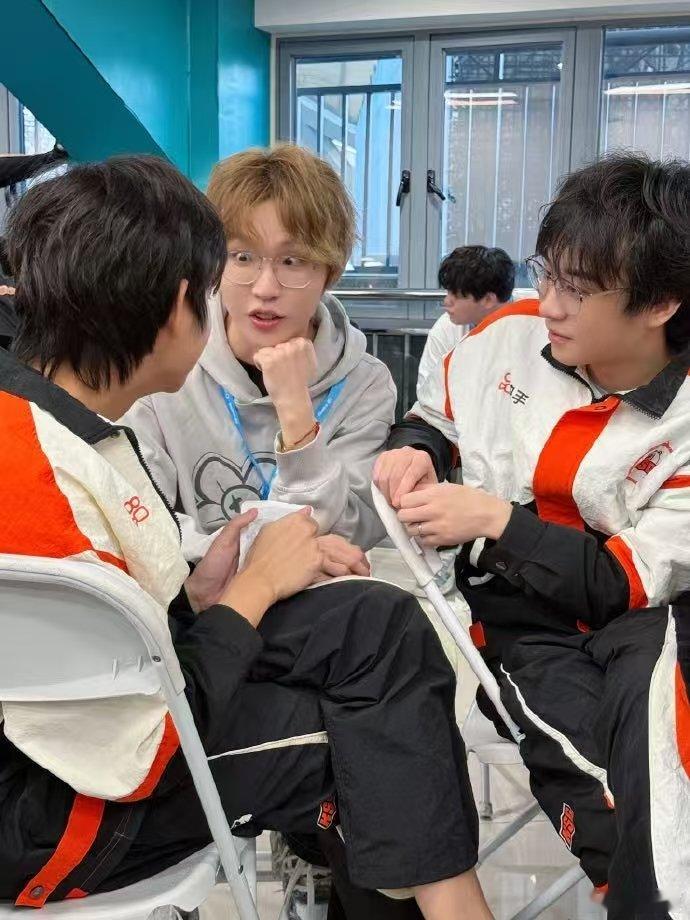 跪求吒宝听到了什么，太好奇了。KSG见面净搞抽象了 ​​​