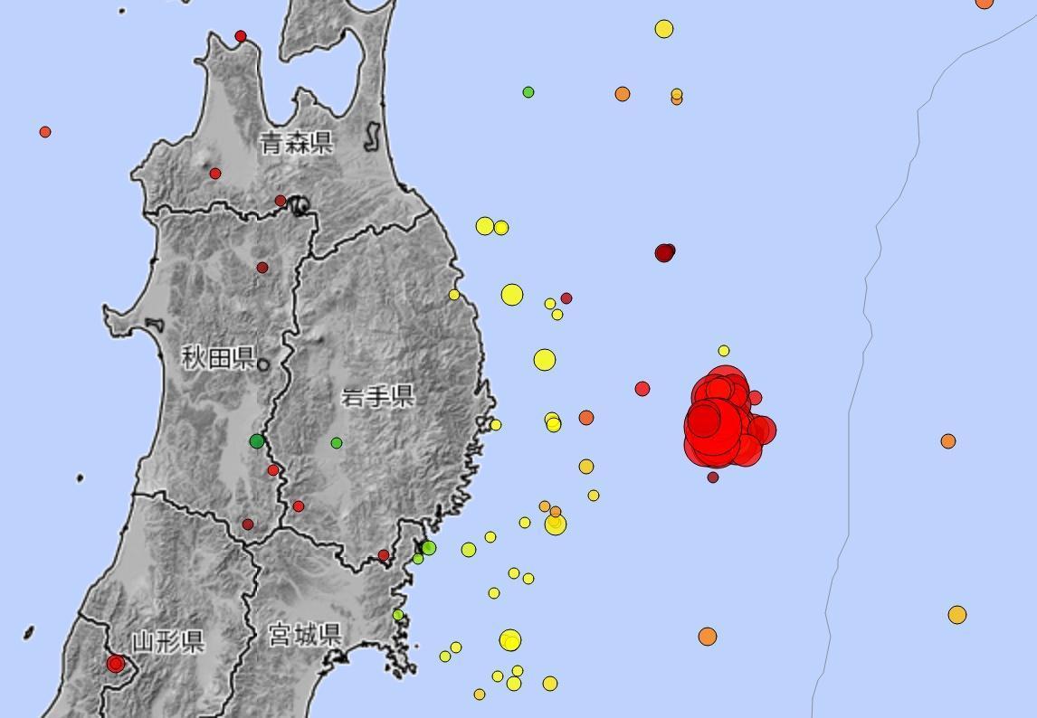 更准确而言，在今天早晨以来，日本本州岛东北侧近海（岩手县以东）是发生了9次5.0