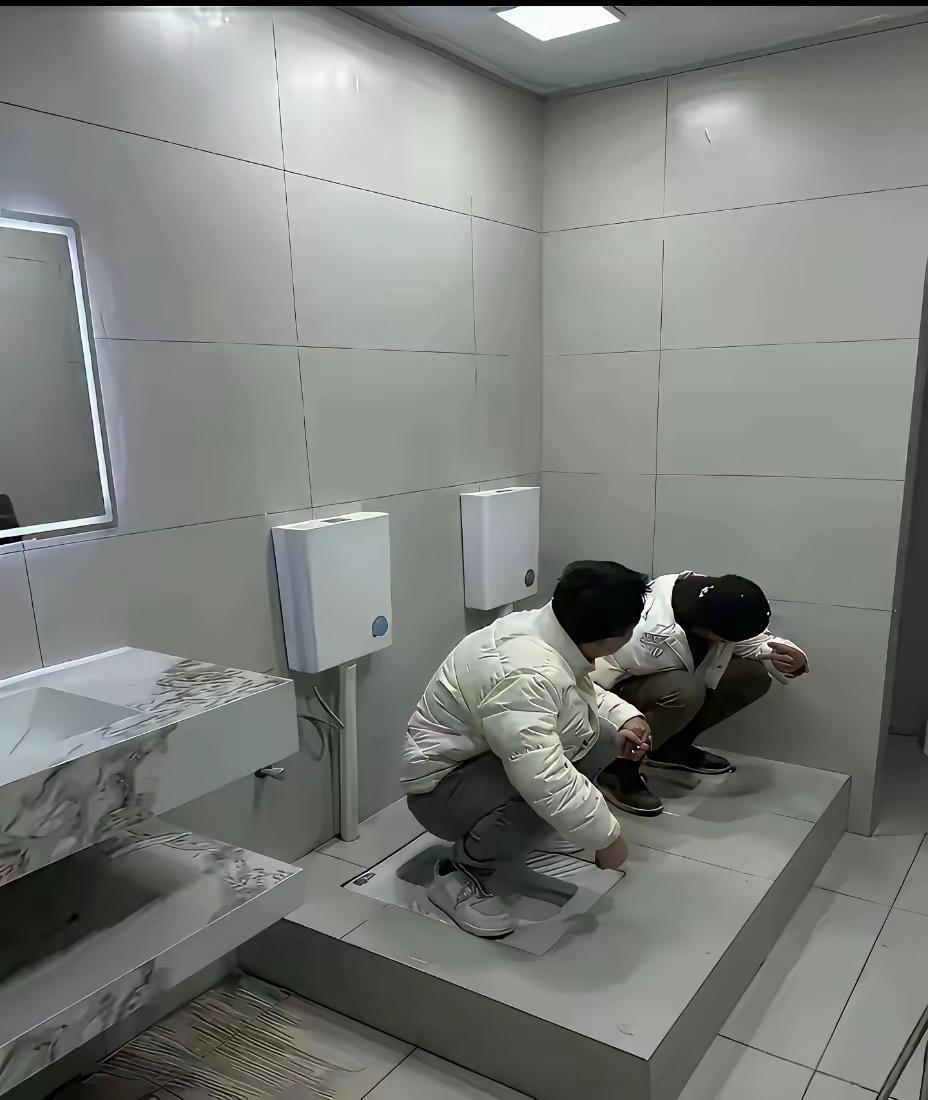 这还有搭伴的？