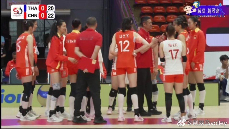 世界第4对阵世界第21，第一局还没结束，中国女排已经7拦。中国女排2025女排世