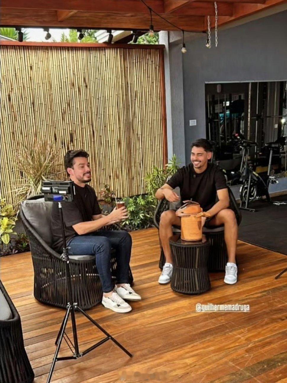 据《体坛周报》记者王晓瑞援引的马德鲁加接受巴西主持人凯克-阿尔维斯采访内容如下：