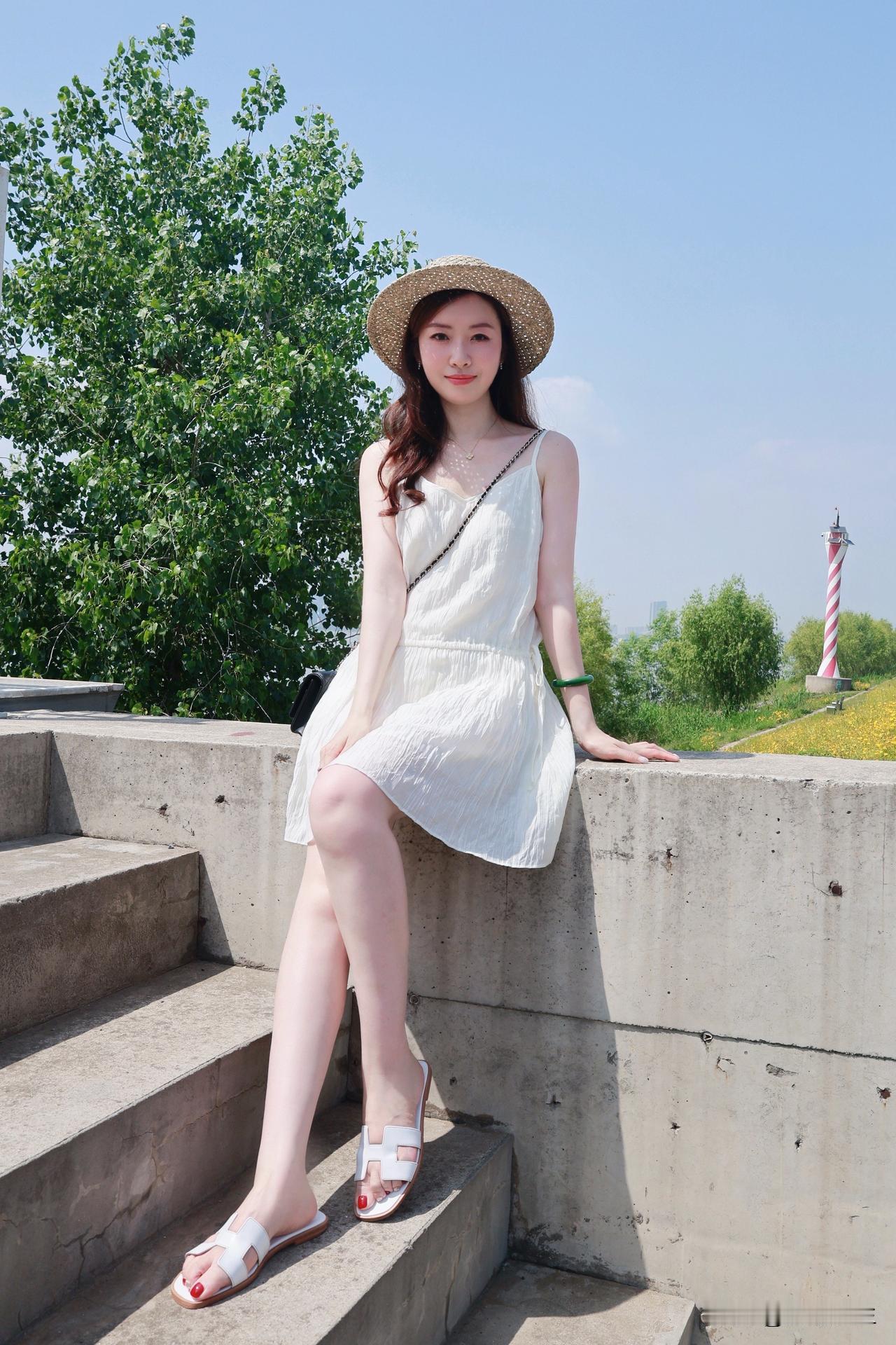 夏日
风里都是醉人的花香
(*˘︶˘*).。.:*♡