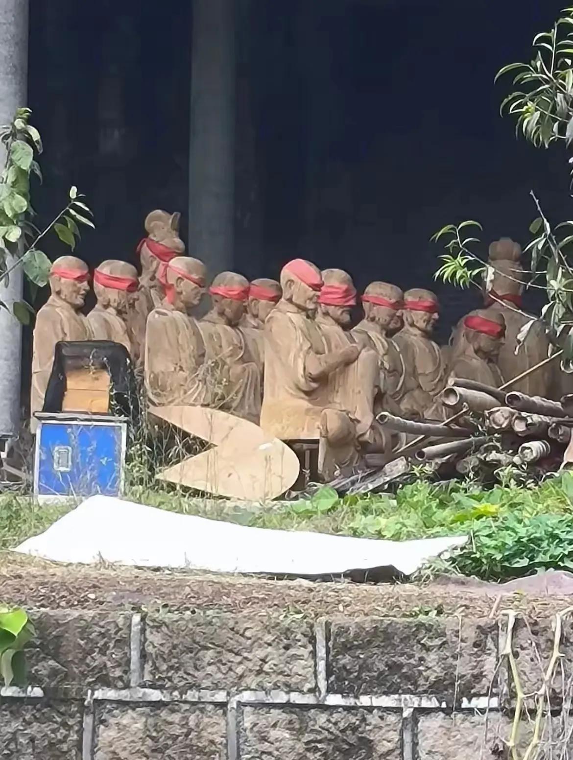 为什么庙宇修缮或者翻修时要把佛像的眼睛蒙上？是怕佛祖看到吗？修缮庙宇是个好事，为