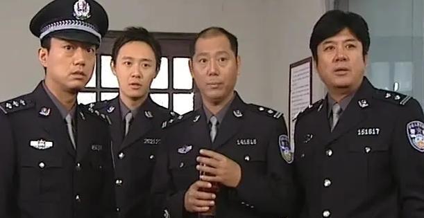 《重案六组》续作《消失的警号》，观众给出9字评价出人意料，披情怀外皮无原作魂，老