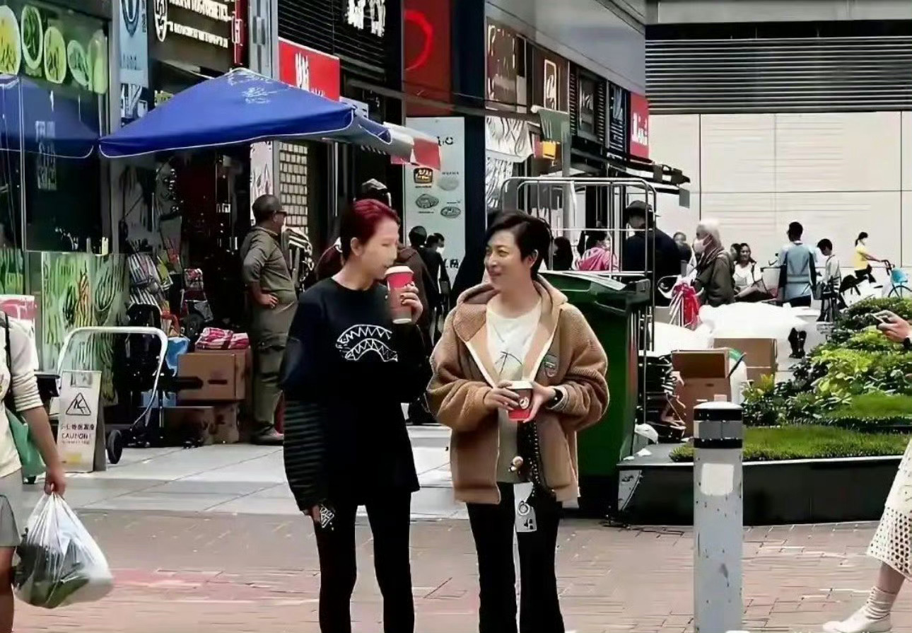 香港的路人为什么不追星？竟然没人要签名 