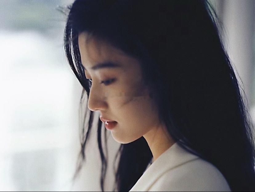 度娘都搜不到的小众文案“女人累了这样发朋友圈”1.“忘了自己原来的样子了”2.“
