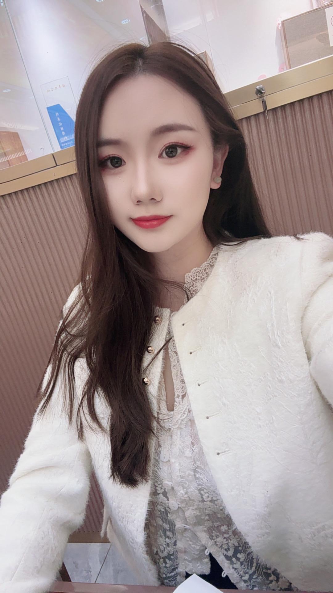 我不止会上班 会喝酒 会撒娇 会做饭 还会做家务 也可以陪你从凌晨喝到...