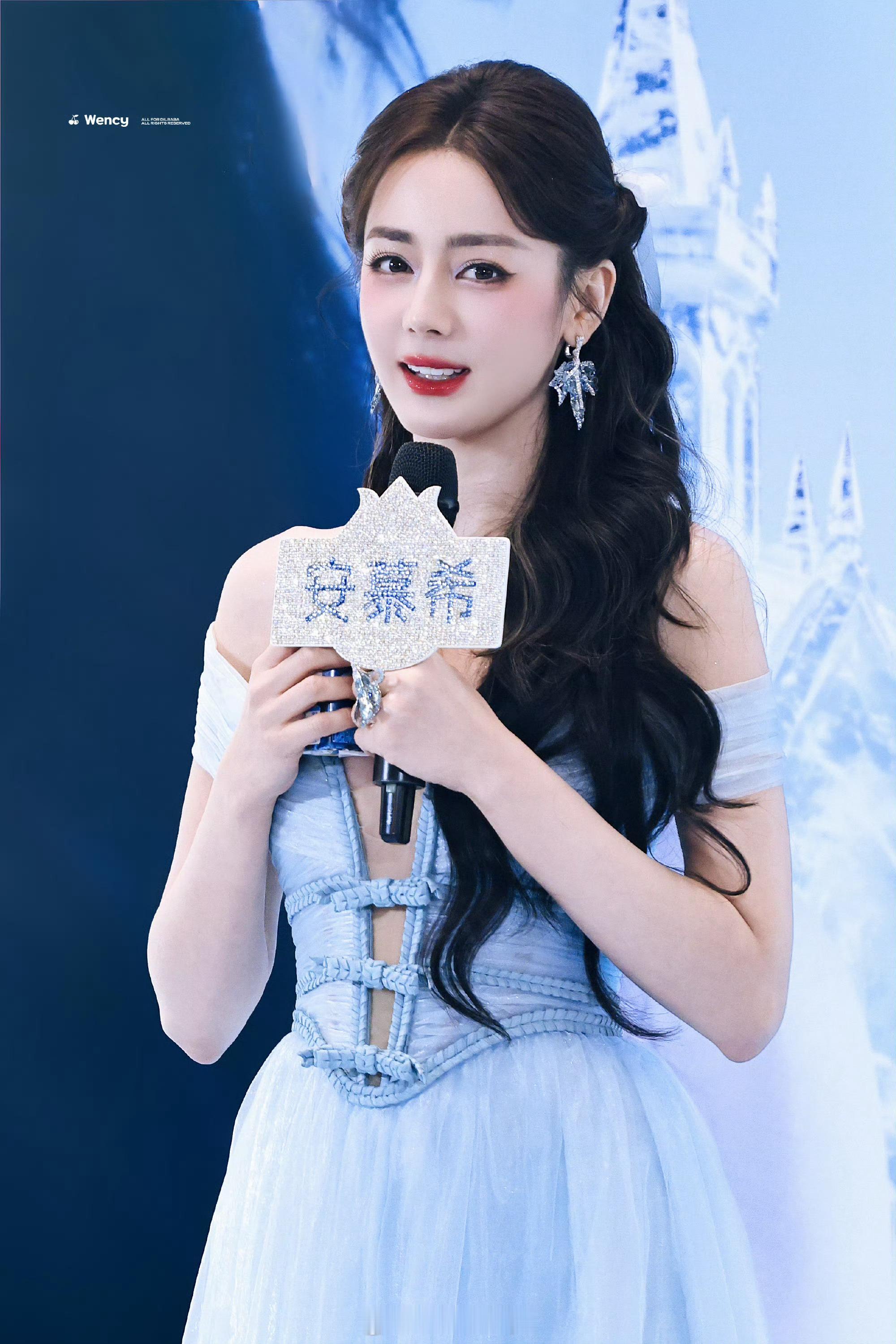 我不喜欢纱裙 也不喜欢刘海 但是真的真的真的真的太美了