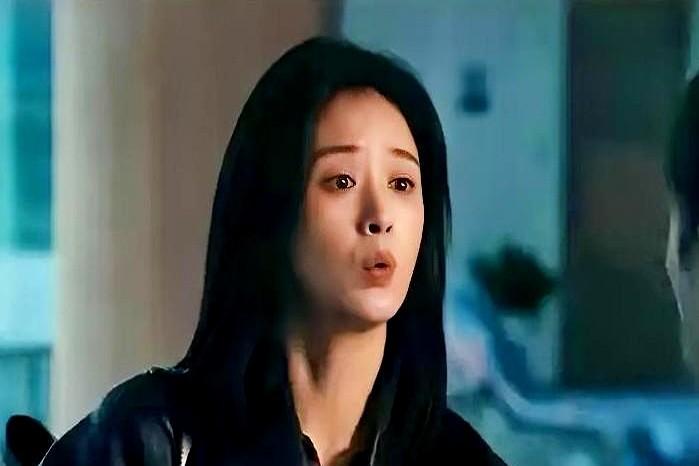 《四喜》里的许知夏，大概是所有男人最怕娶到的那种老婆。

给弟弟办婚礼，她出钱又