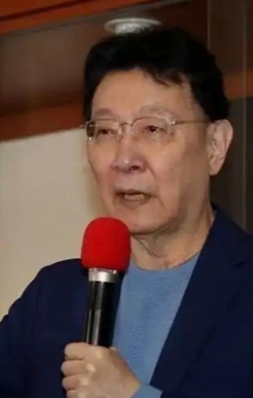 台湾名嘴赵少康曾在节目中质问大陆：“为什么一定要统一，统一有什么好处？”甚至还扬