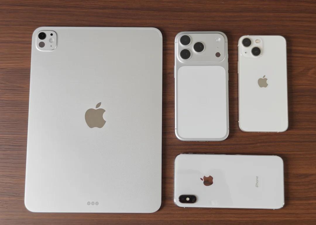 iPhone与iPad的银色
2017年-2025年苹果的银色，不同的质感，但都